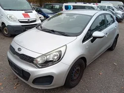 Silber Gebraucht 2012 Kia Rio Attract Limousine | 2.000 € (Superpreis)