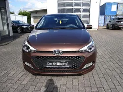 Braun Gebraucht 2016 Hyundai i20 YES! Limousine | 8.490 € (Guter Preis)