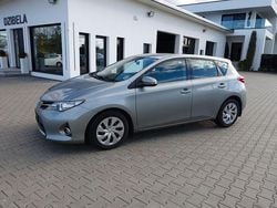 Silber Gebraucht 2013 Toyota Auris Life Limousine | 6.990 € (Fairer Preis)