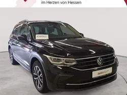 Schwarz Gebraucht 2022 VW Tiguan Life SUV | 26.789 € (Superpreis)