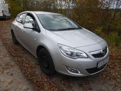 Silber Gebraucht 2011 Opel Astra Design Edition Limousine | 4.990 € (Guter Preis)