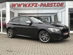 Schwarz Gebraucht 2013 BMW M135 M Sport Kleinwagen | 23.990 €
