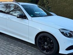 Weiß Gebraucht 2016 Mercedes E220 AMG line Kombi | 19.500 € (Guter Preis)
