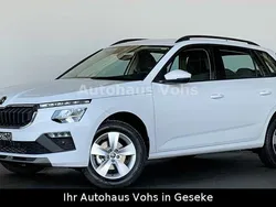 Weiß Gebraucht 2025 Skoda Kamiq SUV | 26.470 € (Etwas zu teuer)