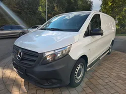 Weiß Gebraucht 2021 Mercedes Vito Van / Kleinbus | 22.900 €