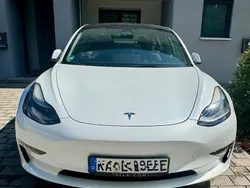 Weiß Gebraucht 2023 Tesla Model 3 Limousine | 34.600 € (Etwas zu teuer)