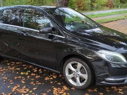 Schwarz Gebraucht 2013 Mercedes B200 Van / Kleinbus | 10.990 € (Fairer Preis)