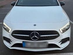 Weiß Gebraucht 2022 Mercedes A200 Limousine | 29.900 € (Teuer)