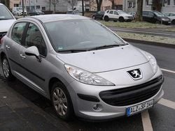 Silber Gebraucht 2006 Peugeot 207 Tendance Limousine | 2.480 € (Fairer Preis)