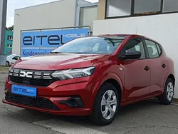 Red metallic Gebraucht 2024 Dacia Sandero Essentiel Kleinwagen | 14.200 € (Guter Preis)
