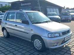 Silber Gebraucht 2000 Mazda Demio Exclusive Van / Kleinbus | 3.000 €