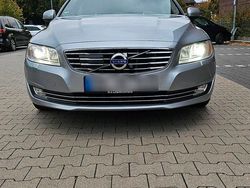 Silber Gebraucht 2015 Volvo V70 Kombi | 14.500 €