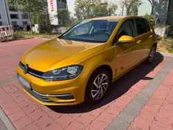 Gelb Gebraucht 2018 VW Golf VII Limousine | 14.900 € (Guter Preis)