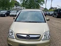 Gold Gebraucht 2007 Opel Meriva Van / Kleinbus | 2.499 € (Etwas zu teuer)