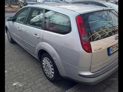 Silber Gebraucht 2007 Ford Focus Ambiente Kombi | 750 € (Fairer Preis)
