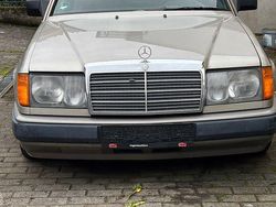 Gold Gebraucht 1989 Mercedes 230 Coupé | 3.000 €