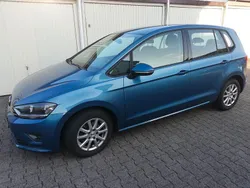 Blau Gebraucht 2016 VW Golf Sportsvan Comfortline Van / Kleinbus | 14.850 € (Fairer Preis)