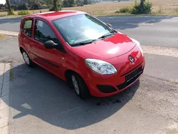 Rot Gebraucht 2009 Renault Twingo Kleinwagen | 1.800 €