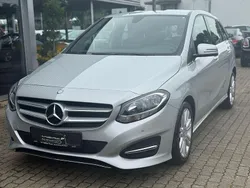 Silber Gebraucht 2016 Mercedes B180 Van / Kleinbus | 16.990 € (Fairer Preis)