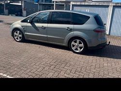 Grau Gebraucht 2009 Ford S-MAX Van / Kleinbus | 3.800 € (Fairer Preis)