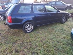 Blau Gebraucht 1996 Audi A4 Kombi | 530 € (Superpreis)