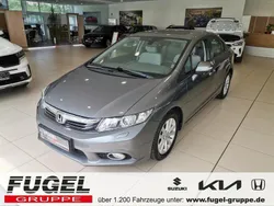 Polished metal m. Gebraucht 2013 Honda Civic Executive Limousine | 11.895 € (Etwas zu teuer)
