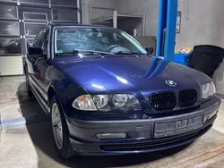 Blau Gebraucht 1999 BMW 320 Limousine | 2.400 € (Fairer Preis)