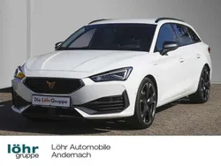 "candy" weiss Gebraucht 2022 Cupra Leon VZ Kombi | 26.980 € (Fairer Preis)