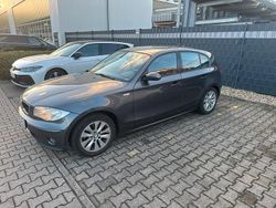Grau Gebraucht 2006 BMW 116 Kleinwagen | 3.025 € (Fairer Preis)