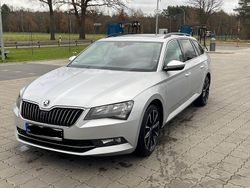 Silber Gebraucht 2017 Skoda Superb Kombi | 13.500 €
