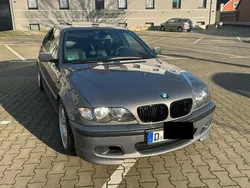 Grau Gebraucht 2003 BMW 325 M Sport Limousine | 16.400 €