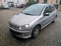 Silber Gebraucht 2007 Peugeot 206 Kleinwagen | 1.000 € (Fairer Preis)