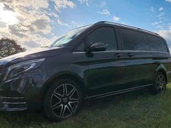 Grau Gebraucht 2019 Mercedes 300 AMG Van / Kleinbus | 48.500 € (Guter Preis)
