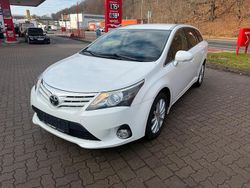 Weiß Gebraucht 2014 Toyota Avensis Edition Kombi | 4.600 € (Guter Preis)