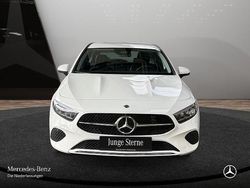 Weiß Gebraucht 2024 Mercedes A200 Advanced Limousine | 28.490 € (Fairer Preis)