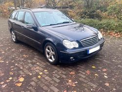 Blau Gebraucht 2005 Mercedes C220 Avantgarde Kombi | 4.100 € (Etwas zu teuer)