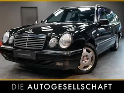 Schwarz Gebraucht 1999 Mercedes E320 Avantgarde Kombi | 12.990 €