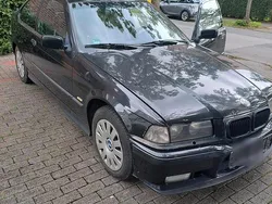 Schwarz Gebraucht 1999 BMW 316 Compact Kleinwagen | 800 €