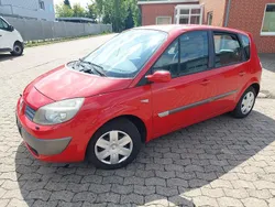 Rot Gebraucht 2005 Renault Mégane II Avantage Van / Kleinbus | 2.200 € (Fairer Preis)
