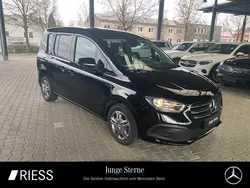 Loparitschwarz metallic Gebraucht 2024 Mercedes T180 Style Van / Kleinbus | 28.970 € (Fairer Preis)