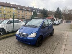 Blau Gebraucht 1999 Mercedes A140 Elegance Limousine | 2.000 € (Teuer)