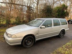 Silber Gebraucht 1998 Volvo V70 Kombi | 3.000 €