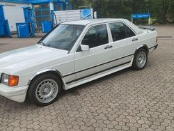 Weiß Gebraucht 1983 Mercedes 190 Limousine | 6.950 €