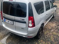 Silber Gebraucht 2010 Dacia Logan MCV Ambiance Kombi | 1.900 € (Guter Preis)