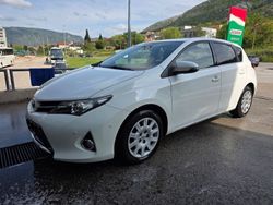 Weiß Gebraucht 2013 Toyota Auris Executive Limousine | 8.000 € (Fairer Preis)