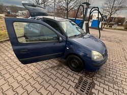 Blau Gebraucht 2005 Renault Clio II Kleinwagen | 1.000 € (Fairer Preis)