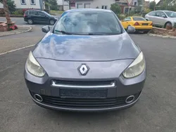 Grau Gebraucht 2010 Renault Fluence Limousine | 1.900 €