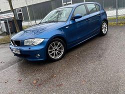 Blau Gebraucht 2005 BMW 118 Basis Kleinwagen | 2.500 € (Superpreis)