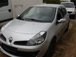 Silber Gebraucht 2006 Renault Clio III Kleinwagen | 1.400 € (Guter Preis)