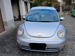 Silber Gebraucht 2002 VW Beetle Kleinwagen | 1.450 € (Etwas zu teuer)